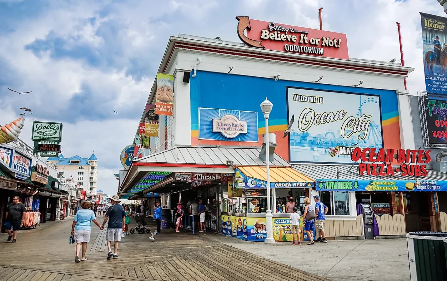 Welcome to Ocean City sign on the boardwalk